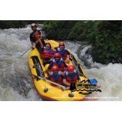 Rafting Arung Jeram (1)
